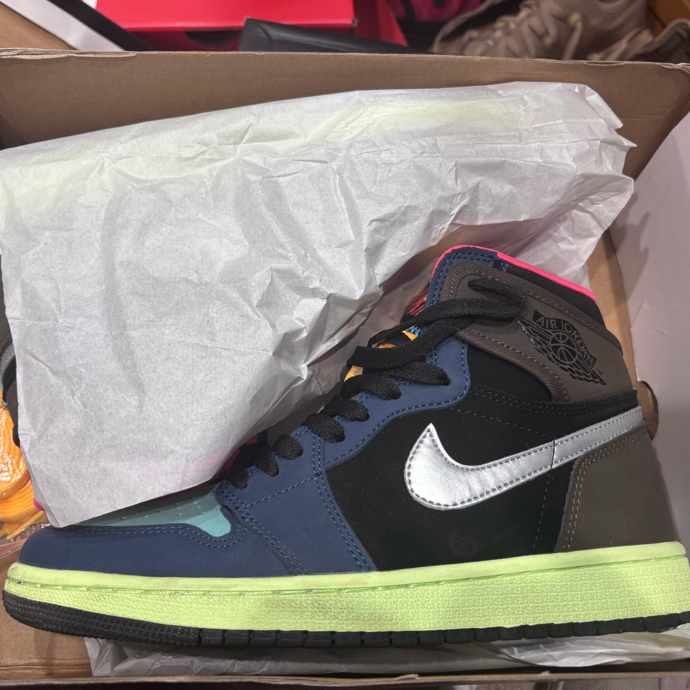 Air Jordan 1 Retro High OG “Bio Hack” | Includes Extra Laces | Rare Colorway